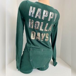 VS VICTORIA’S SECRET PINK Brand Happy Holla Days Onsie M